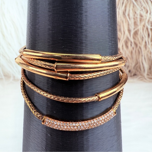Golden Coppertone, multi strand costume bracelet with magnetic closure - Picture 4 of 4